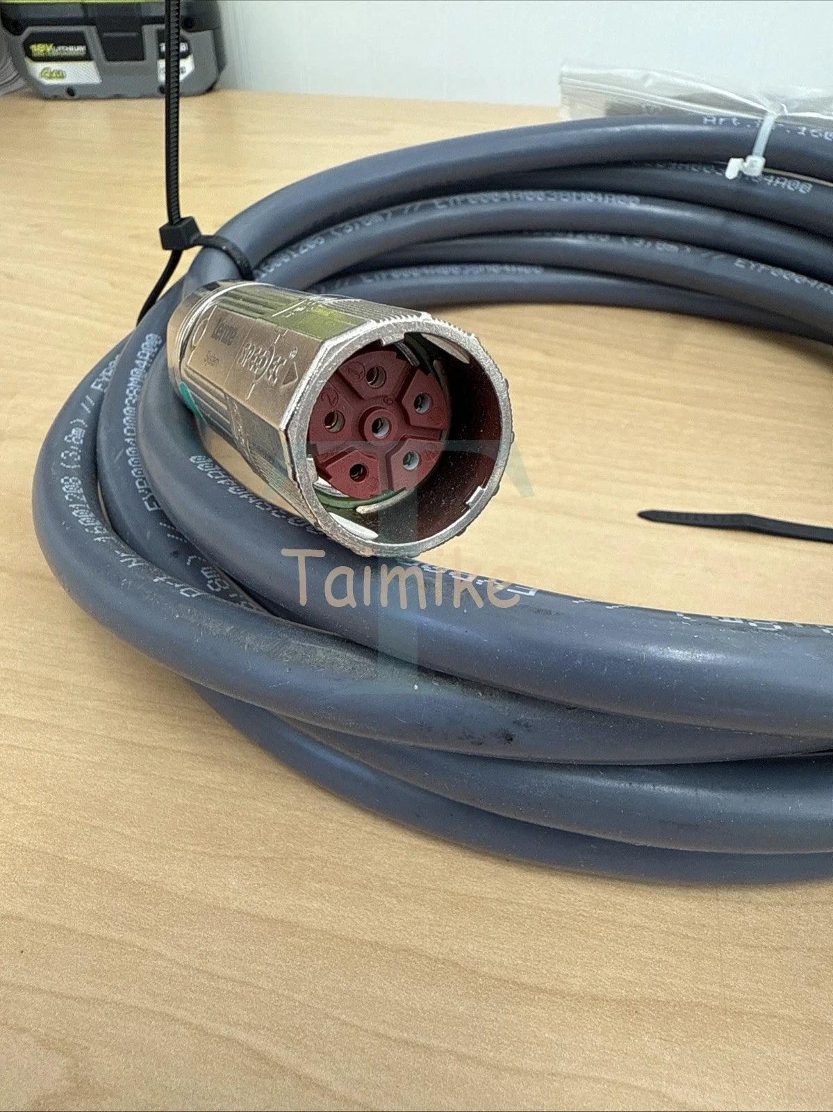 ! Lenze EYP0004A0038M04A00 Motor Power Cable 16001208 - 3.8m