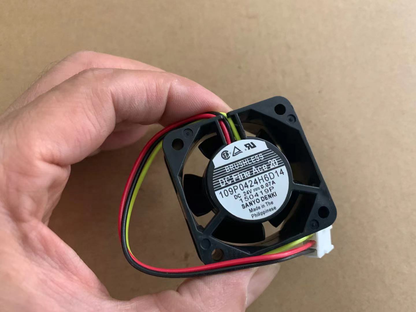 new Sanyo A90L-0001-0385#A 109P0424H6D14 24V 0.07A 3-pin dual ball server system fan