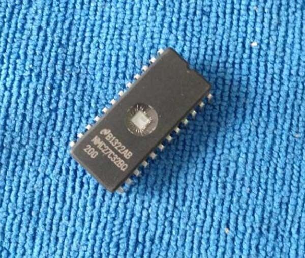 20pcs NMC27C32BQ200 NMC27C32BQ-200 NSC EPROM DIP-24