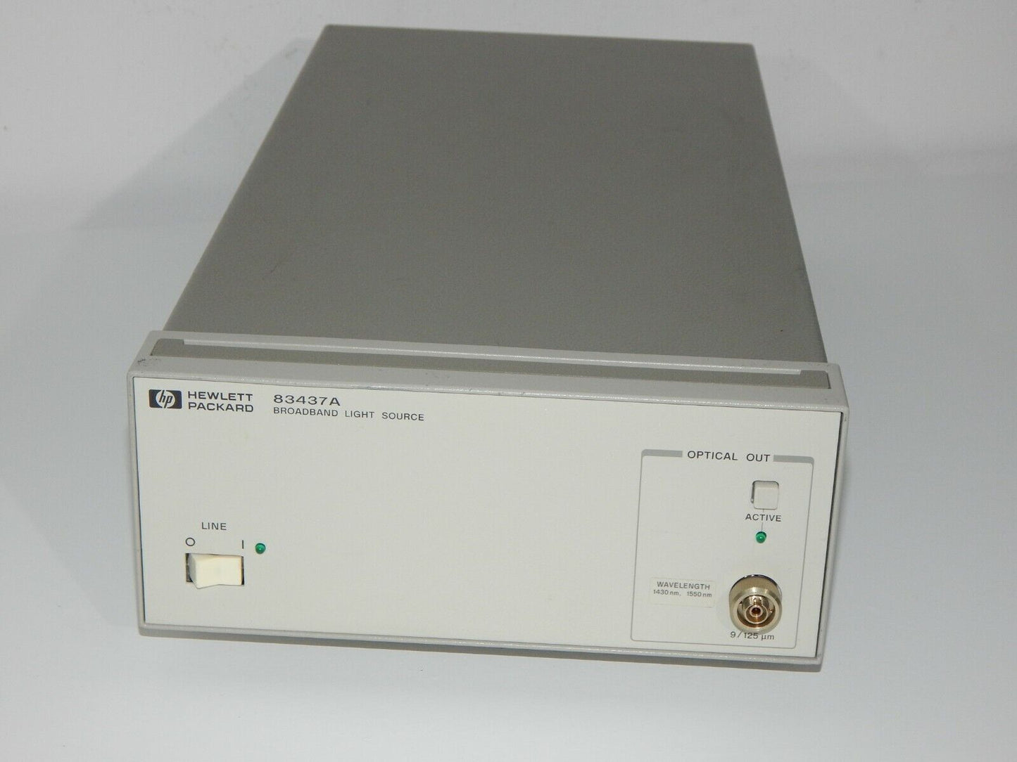 HP 83437A Broadband Light Source 1430nm 1550nm 9/125 μm - HP