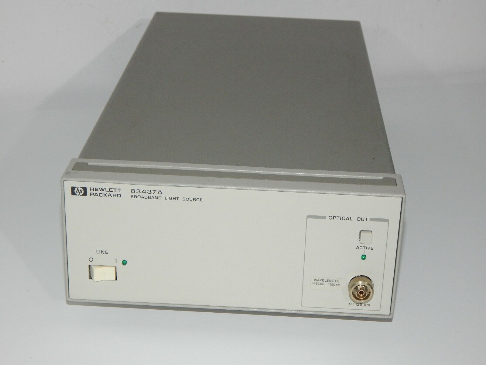 HP 83437A Broadband Light Source 1430nm 1550nm 9/125 μm - HP