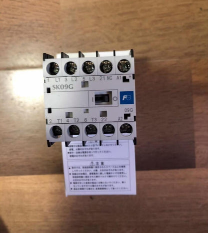 1PC  Fuji Electric SK09G-E01 SK09GE01 24VDC 1NC DC Contactor