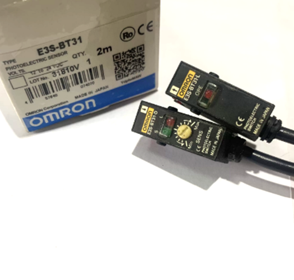Omron E3S-BT31 Photoelectric Sensor - OMRON