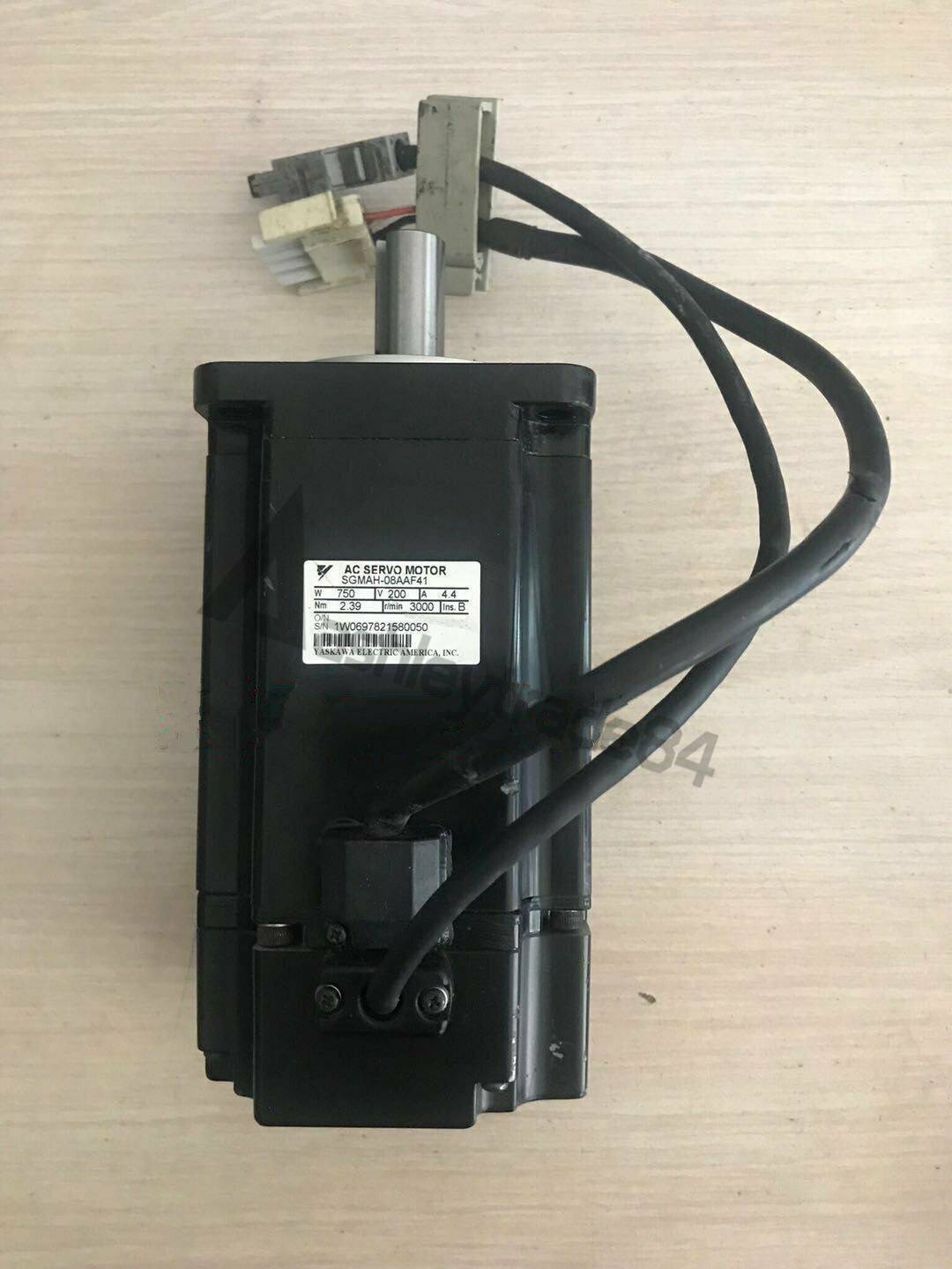 used 1PCS  Yaskawa SGMAH-08AAF41 Servo Motor