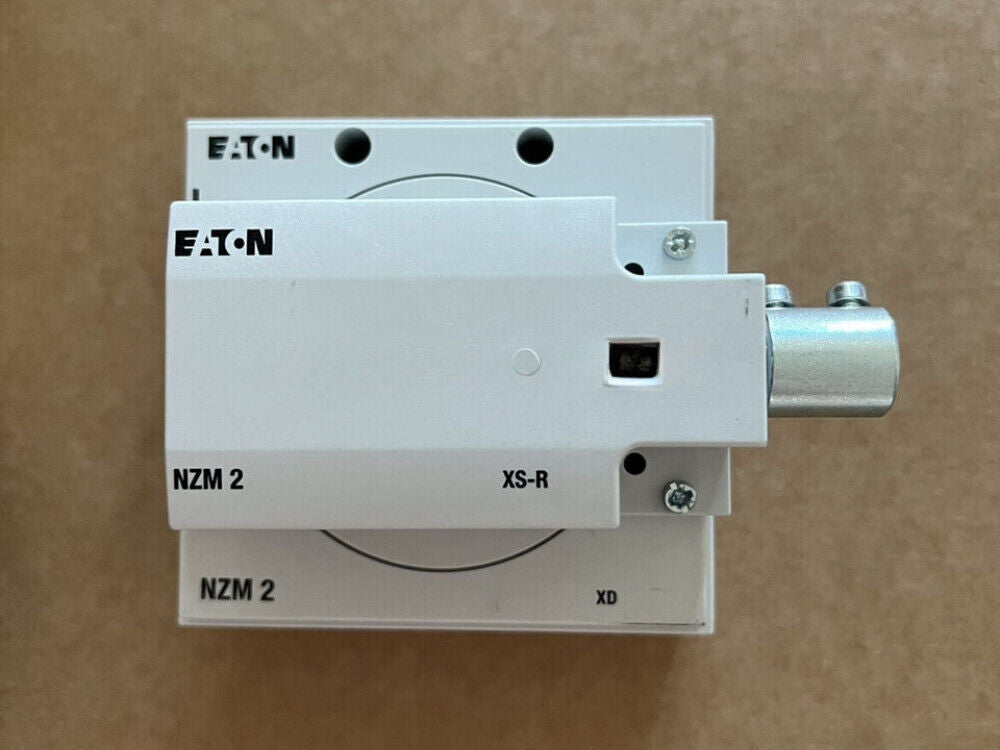 new NZM2-XS-R Right Door Linkage Handle Molded Case Circuit Breaker Operating Handle