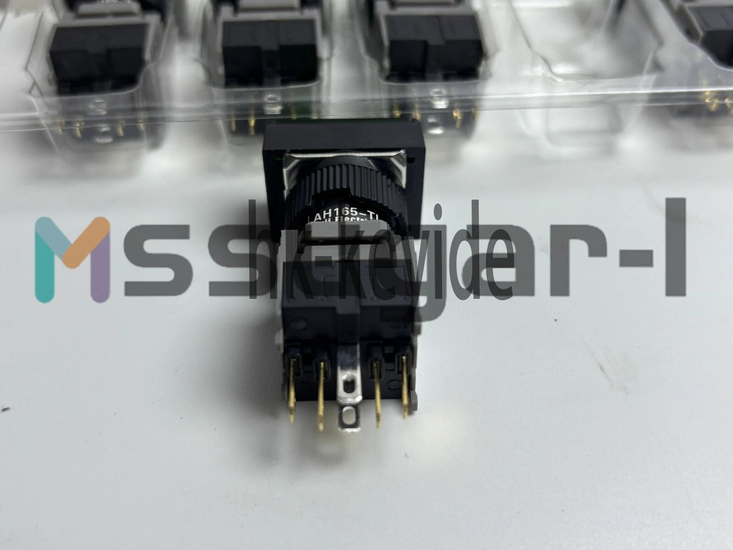 5PCS Green Pushbutton Command Switch 24VDC LED FUJI AH165-TLG11E3