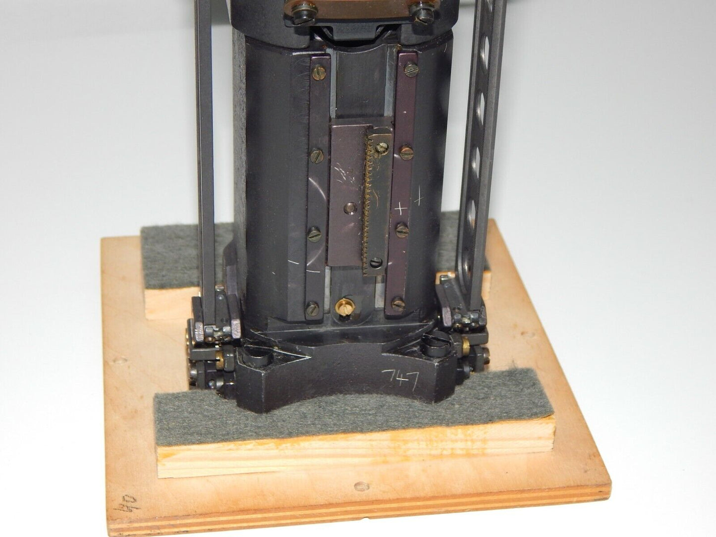 Used Optical Device Stabilizer: Stabilized Optical Device - TECHGUARD SOLUTIONS