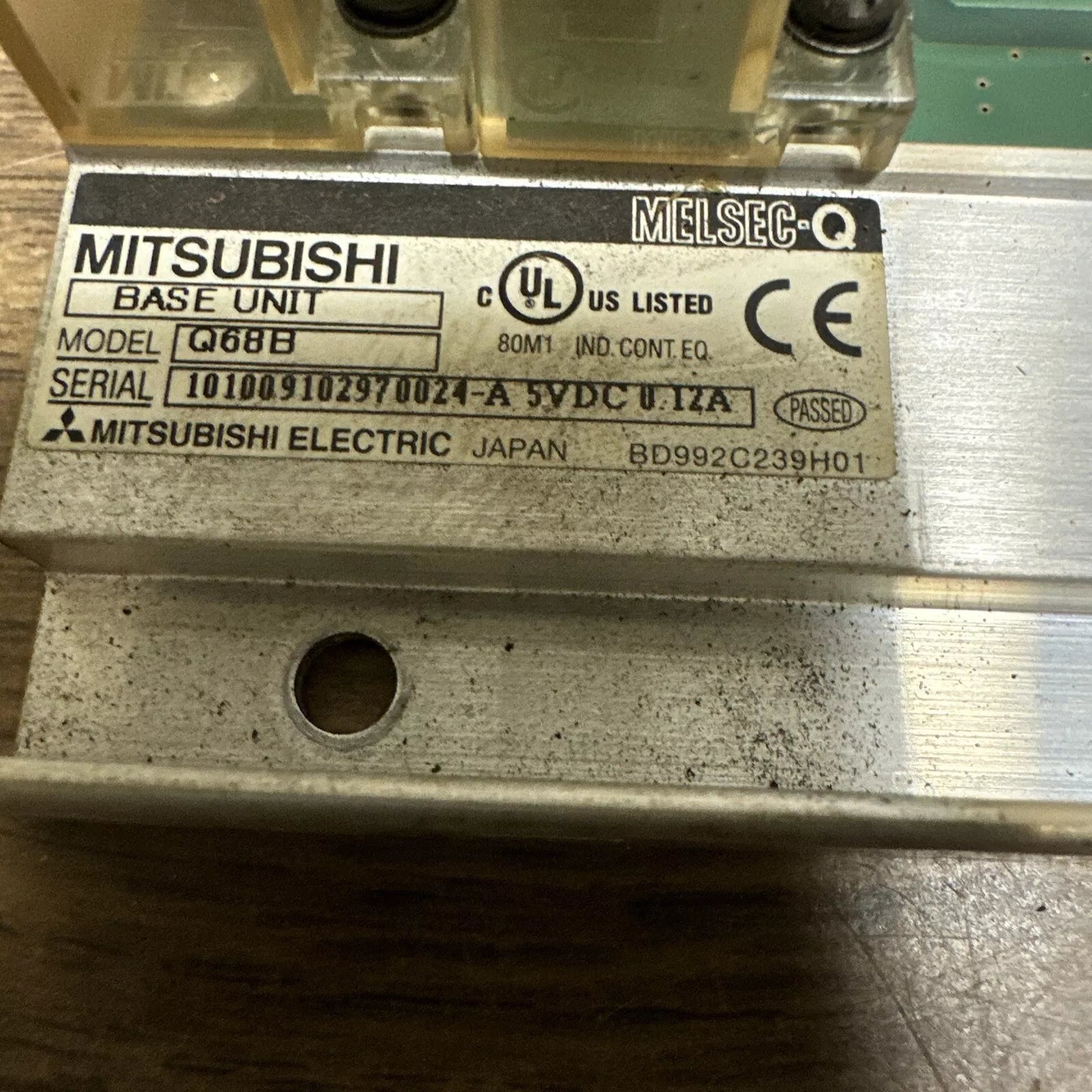 New MITSUBISHI Q68B Extension base unit Power 100% authentic - MITSUBISHI