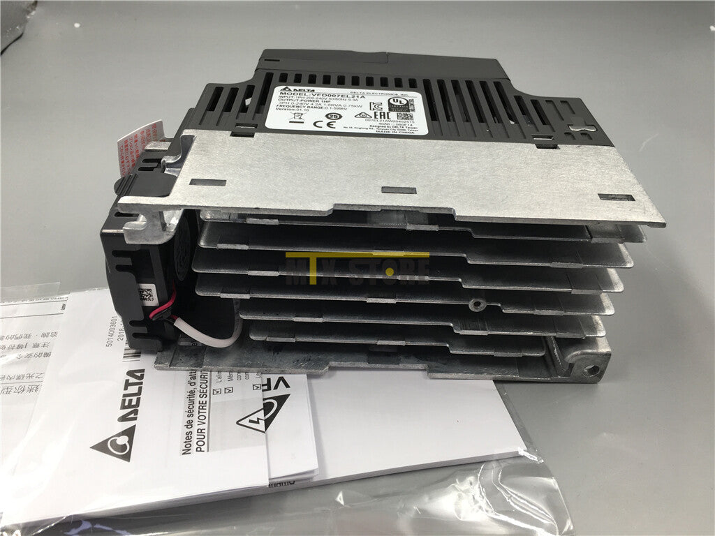 new 1pcs   Delta inverter VFD007EL21A VFD007EL21A