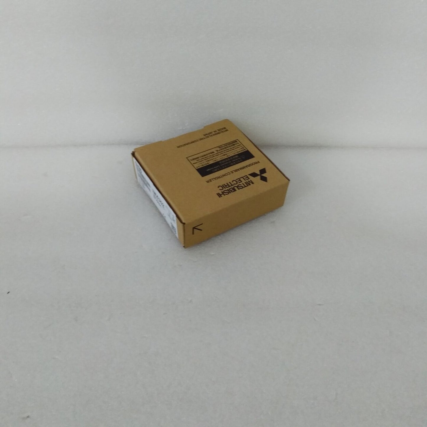 MITSUBISHI PLC QY80 - Temperature Controller with 24-hour Response Time - MITSUBISHI