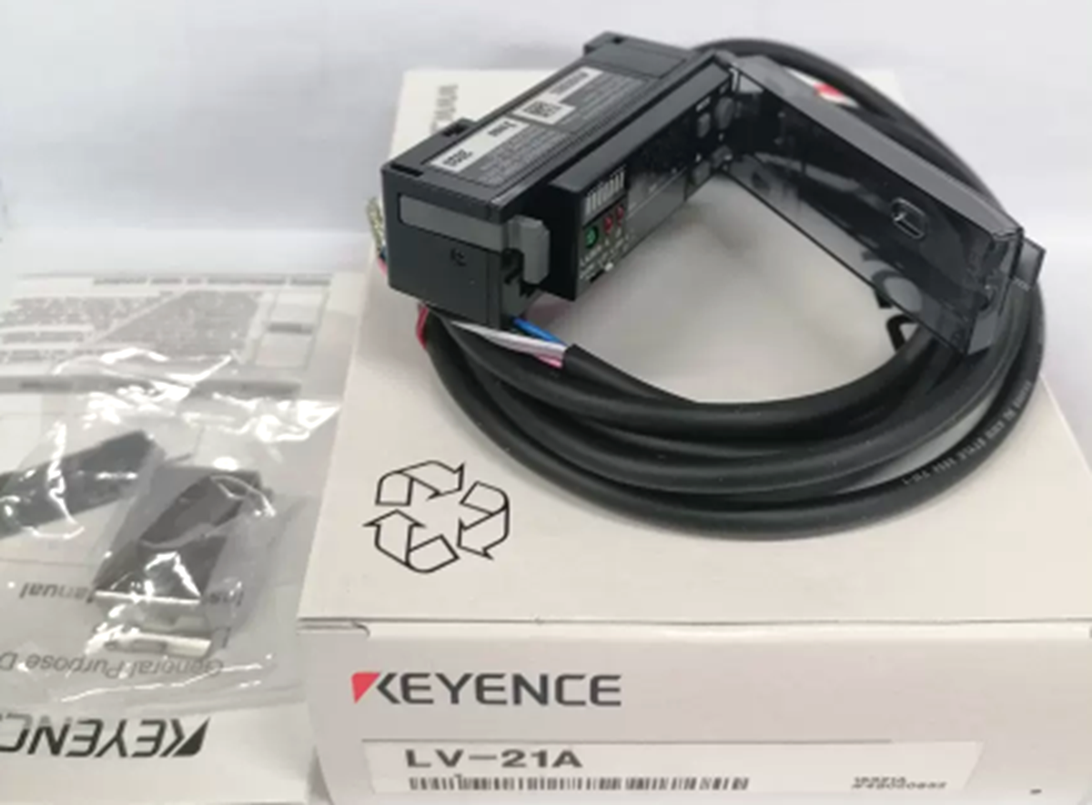 New Keyence LV-21A Retro-Reflective Amplifier, Keyence LV21A Main Unit NPN - KEYENCE