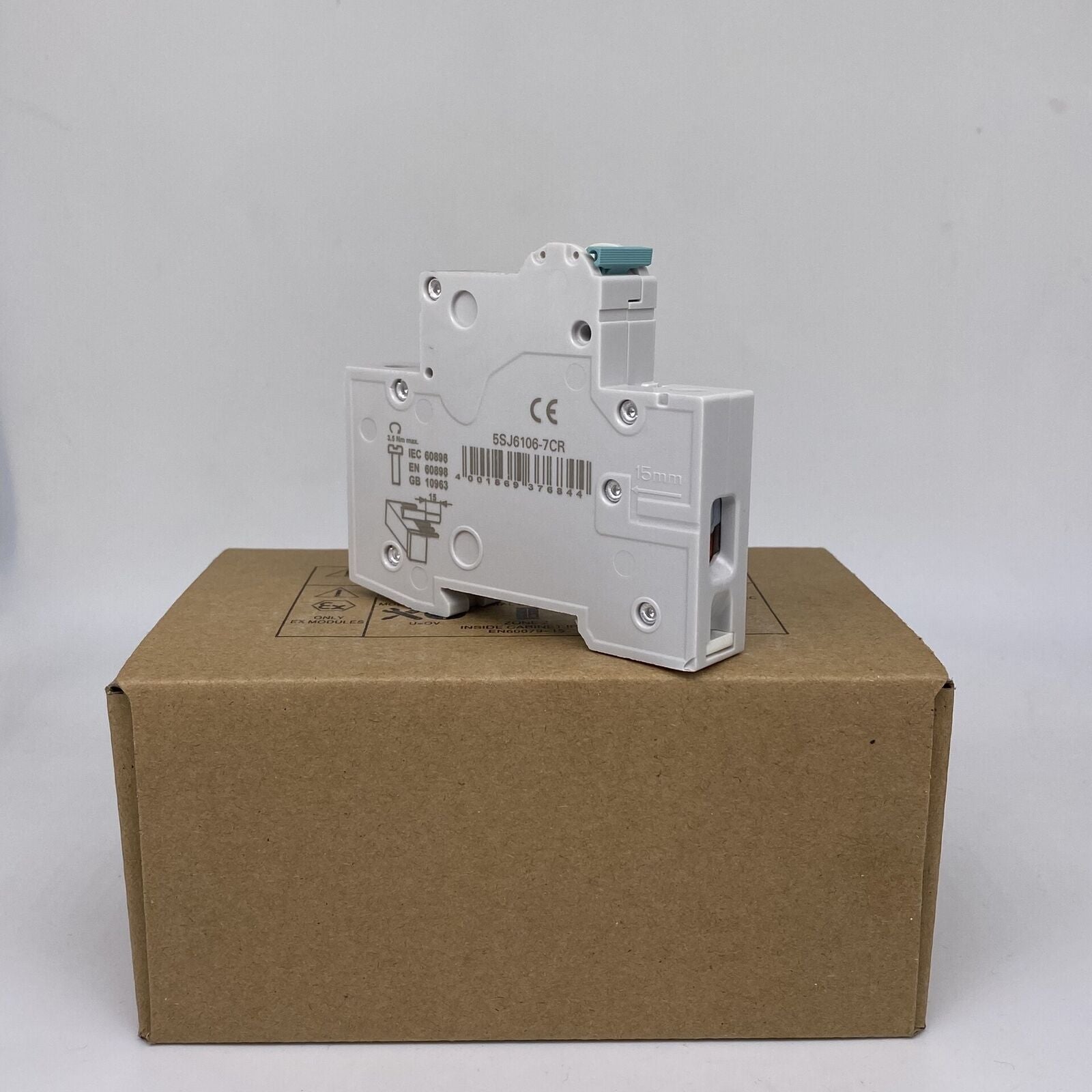 new 1PCS  circuit breaker 5SJ6106-7CR   SIEMENS