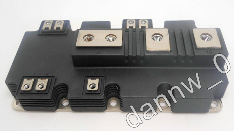 new  In Box INFINEON FF900R12IP4 Power Module