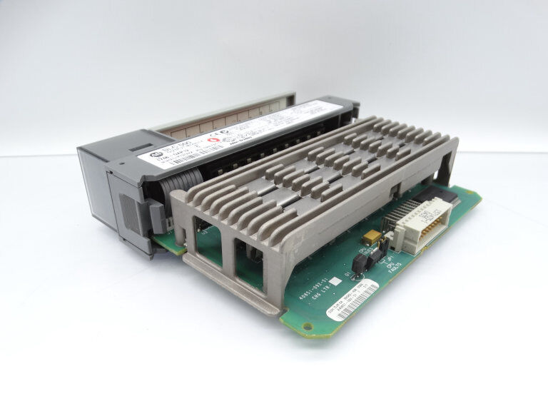 Allen Bradley 1746-OAP12 Series C PLC Module - ALLEN BRADLEY