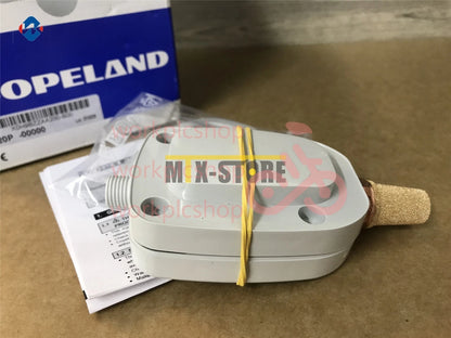 1pcs DIXELL Humidity Sensor XH20P-00000