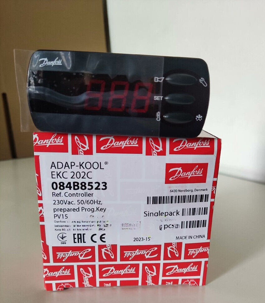1PC Danfoss temperature controller EKC202C 084B8523