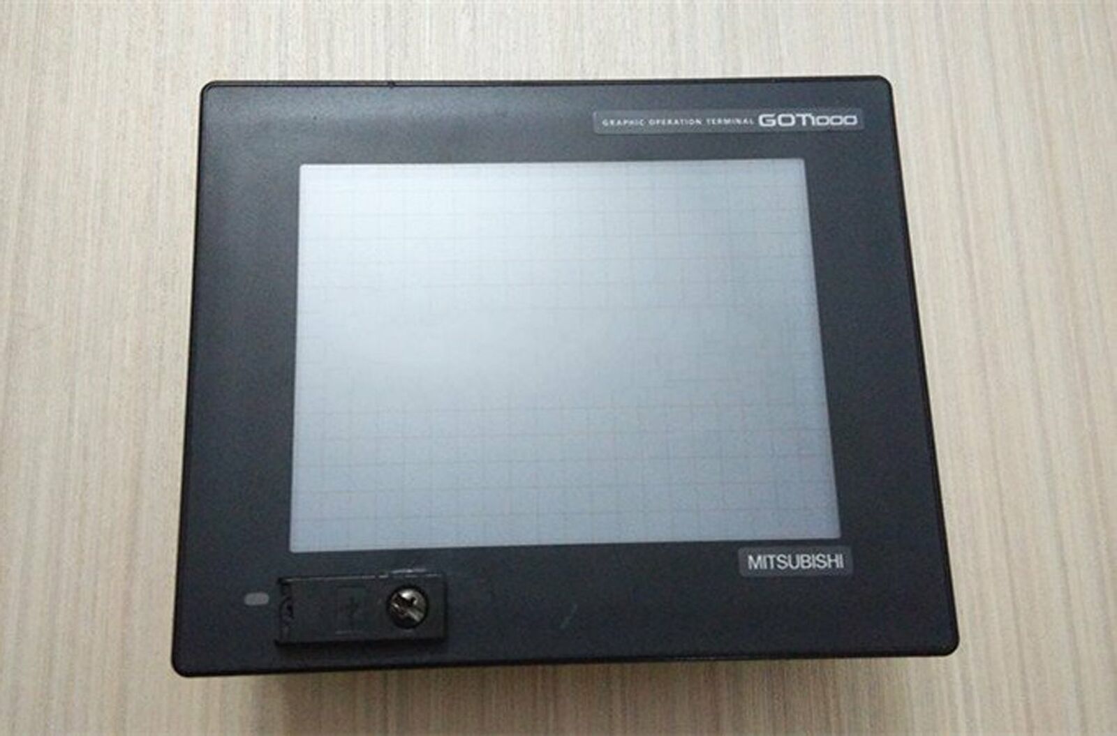 Mitsubishi ONE Touch SCREEN GT1050-QLBD - MITSUBISHI