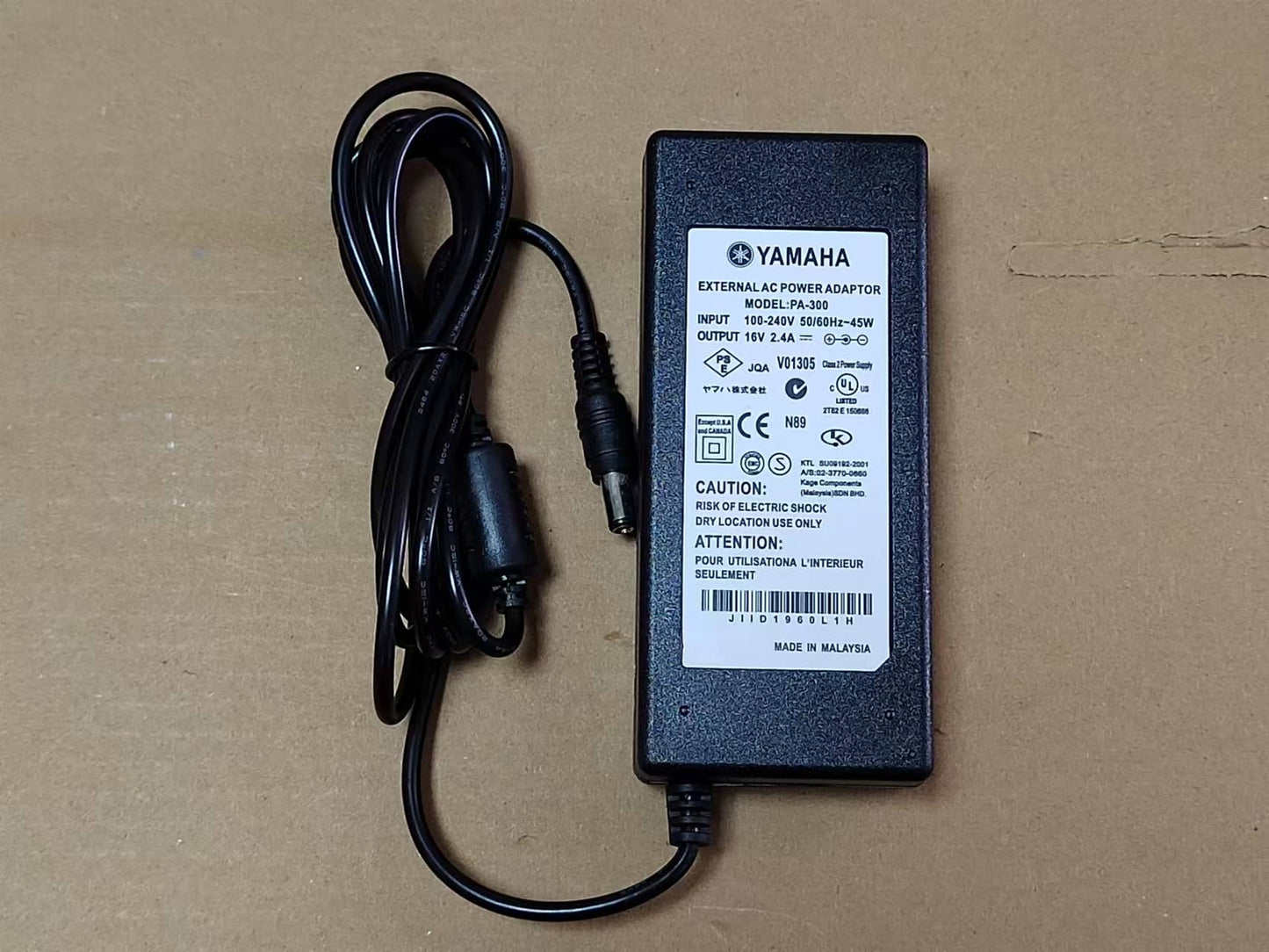 new For YAMAHA keyboard PSR-S670 S770 S970 16V 2.4A power adapter Charger