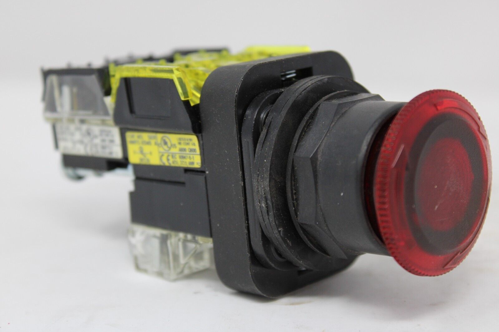 used Allen Bradley 800HC-FRXTQH24RG22 Red Emergency Stop Pushbutton - ALLEN BRADLEY