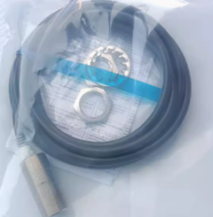 Omron E2EZ-X4D1-N 5M Proximity Sensor - OMRON