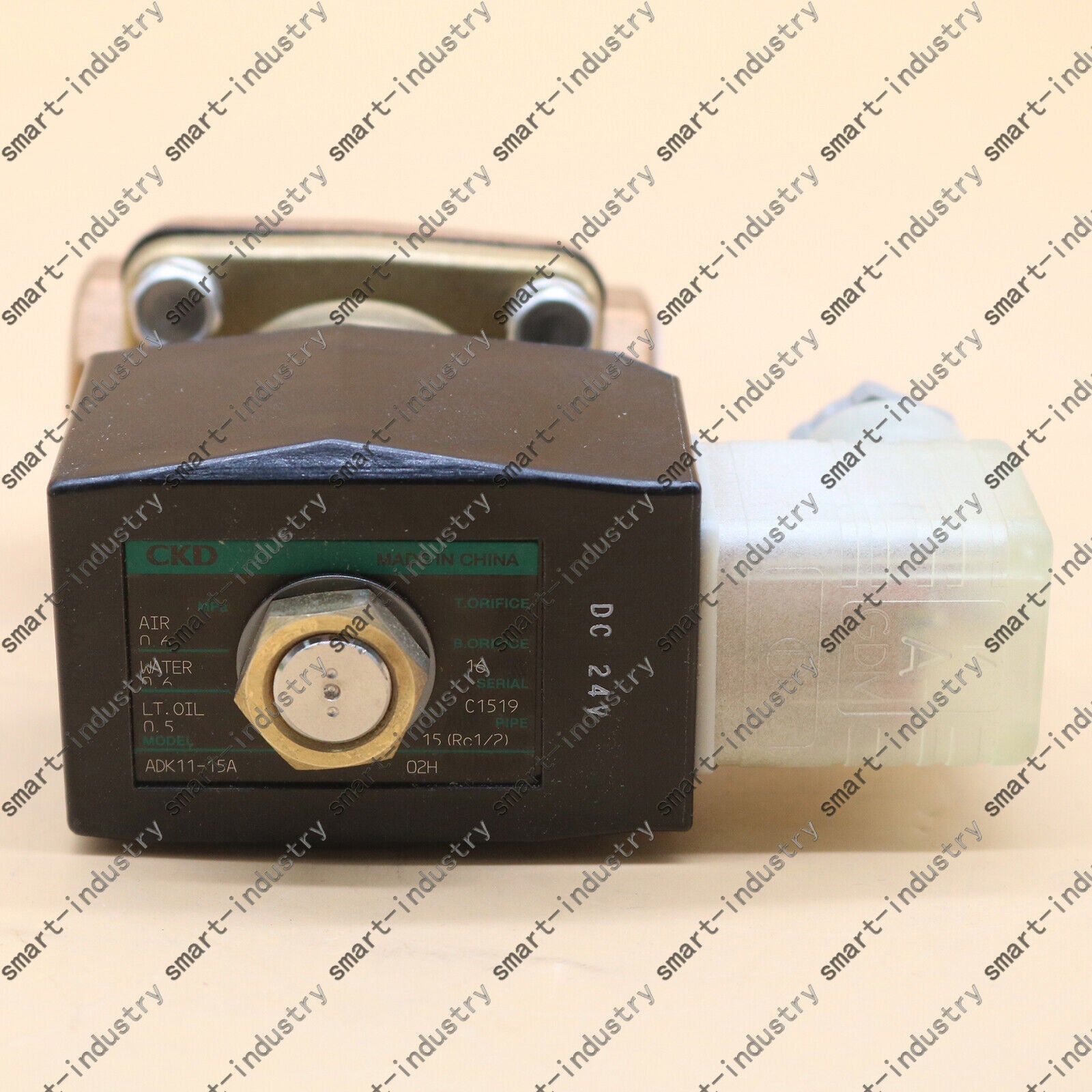 new 1PC  CKD ADK11-15A-02H-DC24V Solenoid Valve SHIP