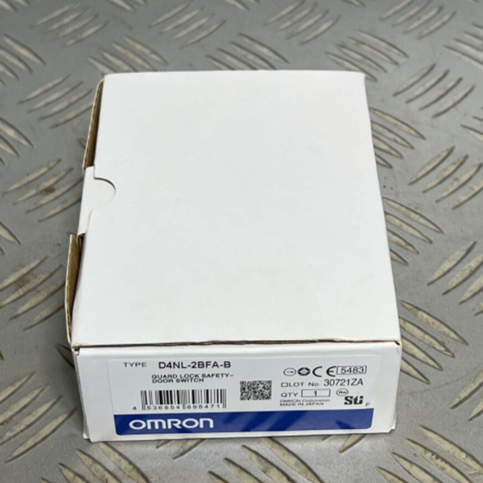 OMRON Safety Door Switch D4NL-2BFA-B | OMRON D4NL-2B Safety Door Switch | OMRON D4NL-2B Safety Door Switch Kit - OMRON