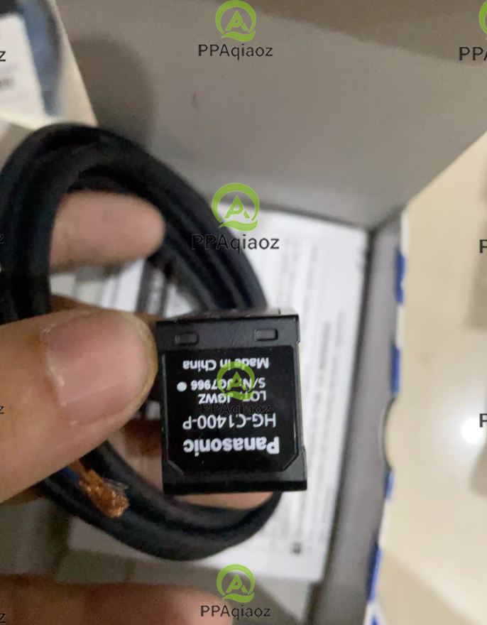 1 Piece Panasonic HGC1400P Laser Displacement Sensor Model HG-C1400-P - PANASONIC