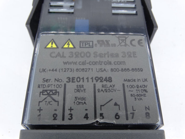 DANAHER CONTROLS CAL-3200 Temperature Controller with 0.1°C Accuracy and 4-20mA Output - DANAHER CONTROLS
