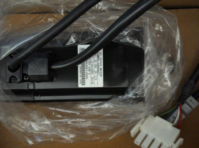 1PC YASKAWA AC SERVO MOTOR SGM-02A3B4SPL