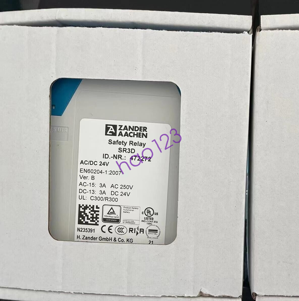 new 1pc SR3D 472272 AC/DC 24V safety relay By