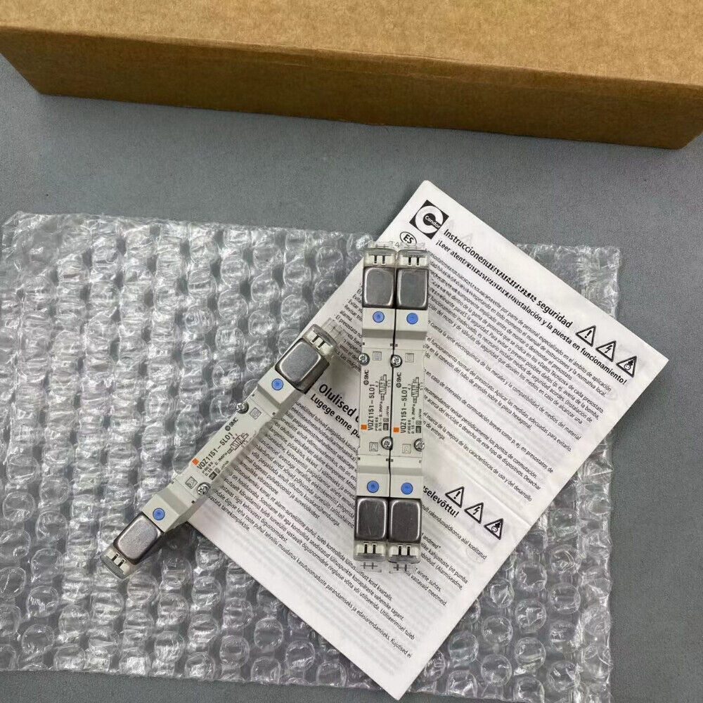 one smc VQZ1151-5L01 solenoid valve Spot stock