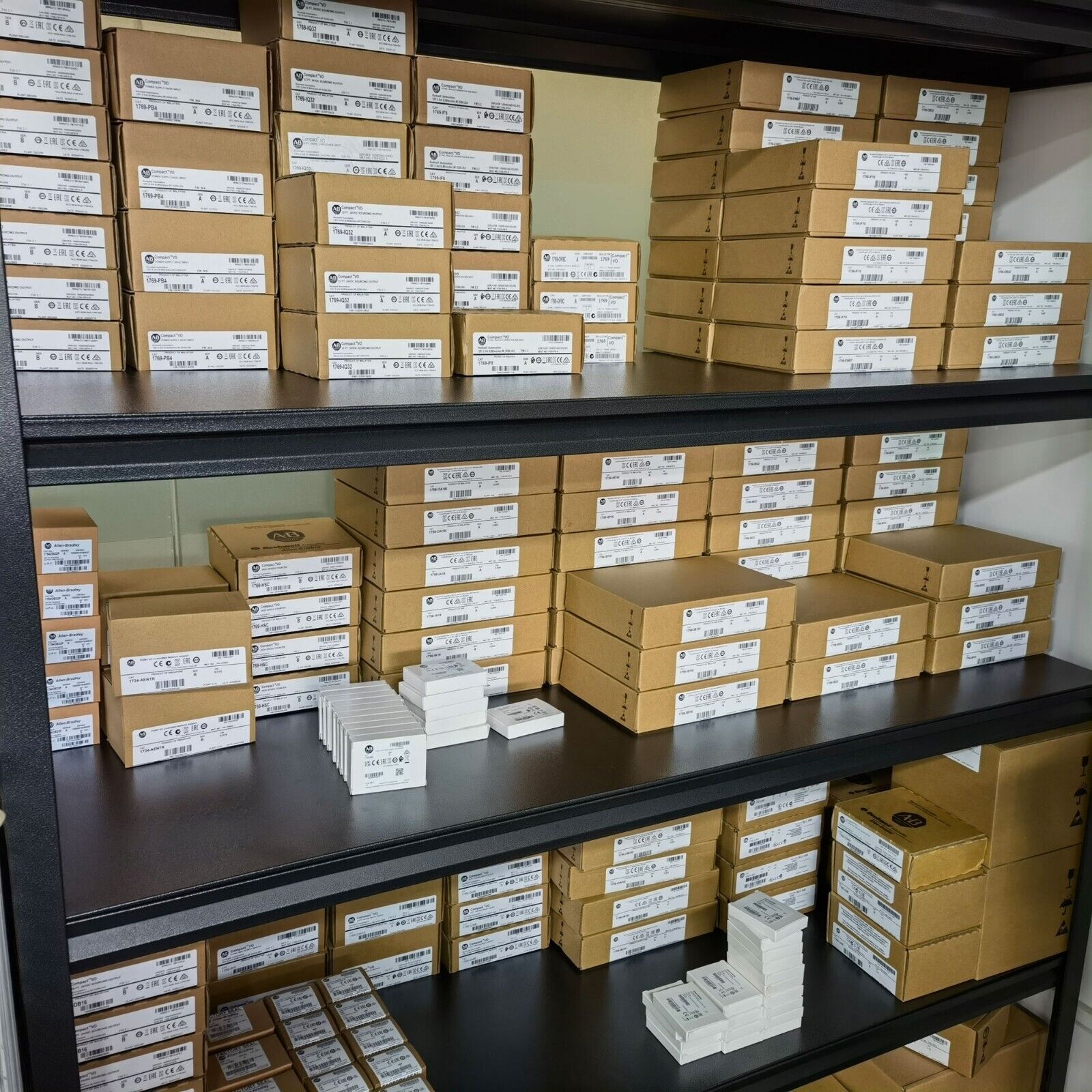 New Factory Sealed AB 1761-L32BWA SER E Micrologix 1000 32 Pt Contr - MICROLOGIX