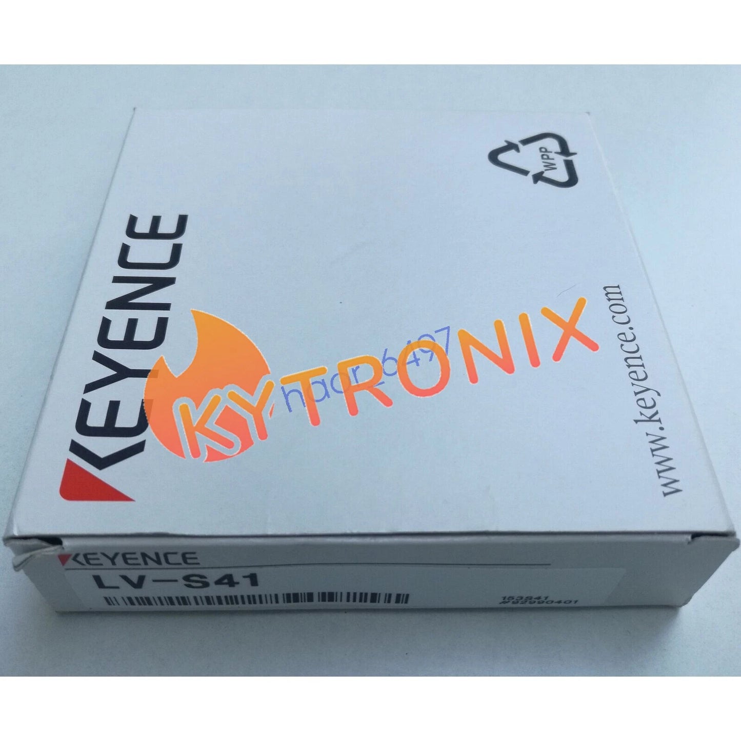 1PC Keyence LV-S41 Laser Sensor In Box ping LVS41
