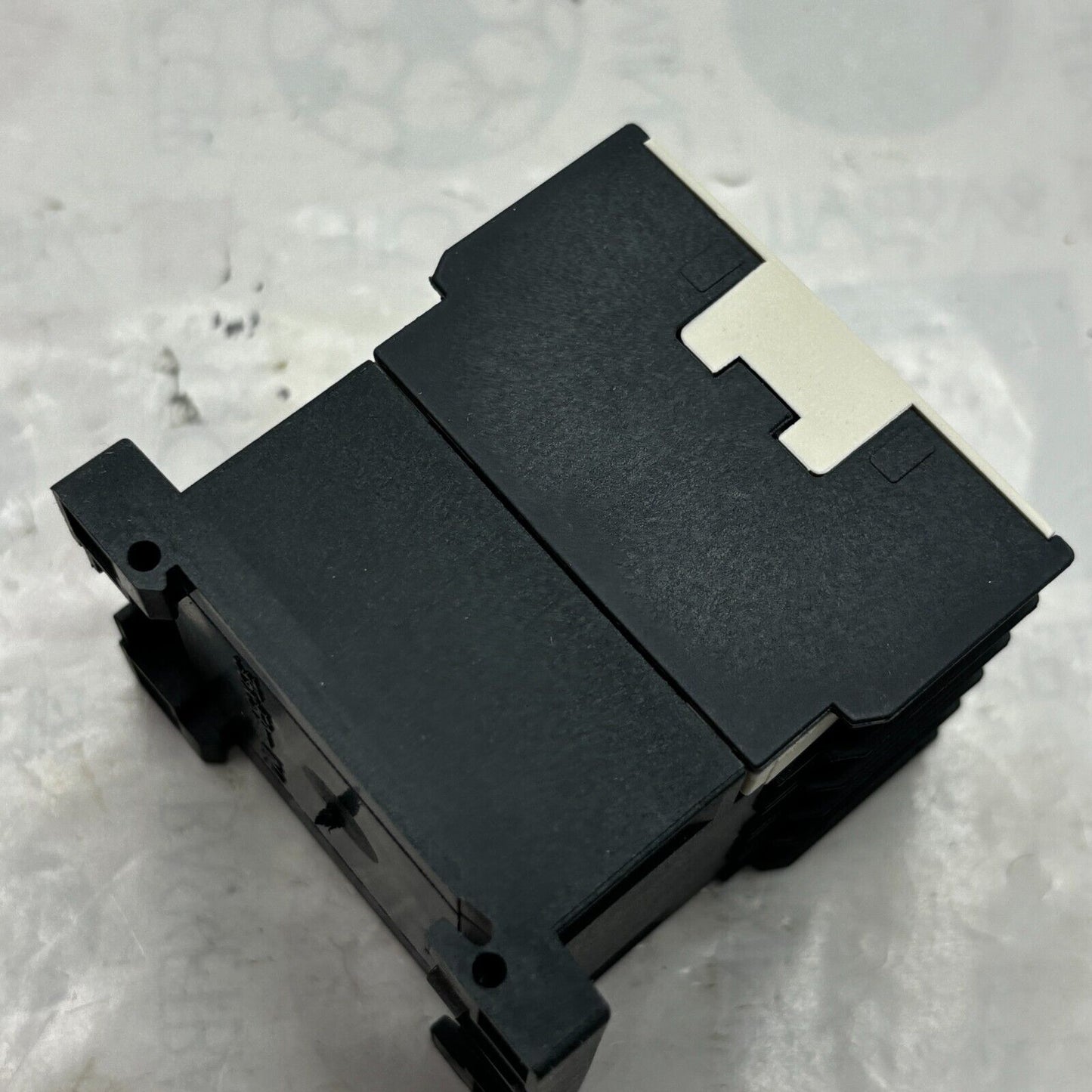 new Schneider CA3KN31BD3 Control Relay 24VDC Coil - SCHNEIDER