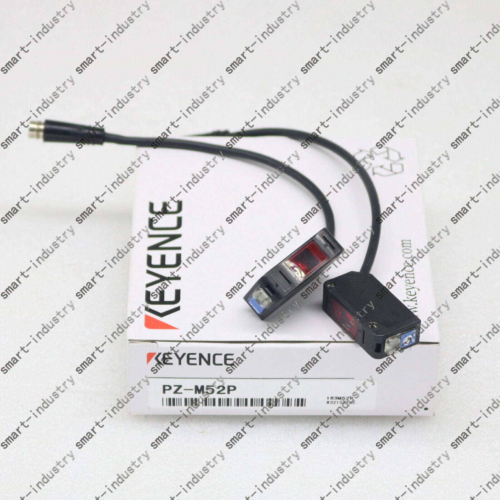 new 1PCS  KEYENCE PZ-M52P Photoelectric Sensors fast delivery