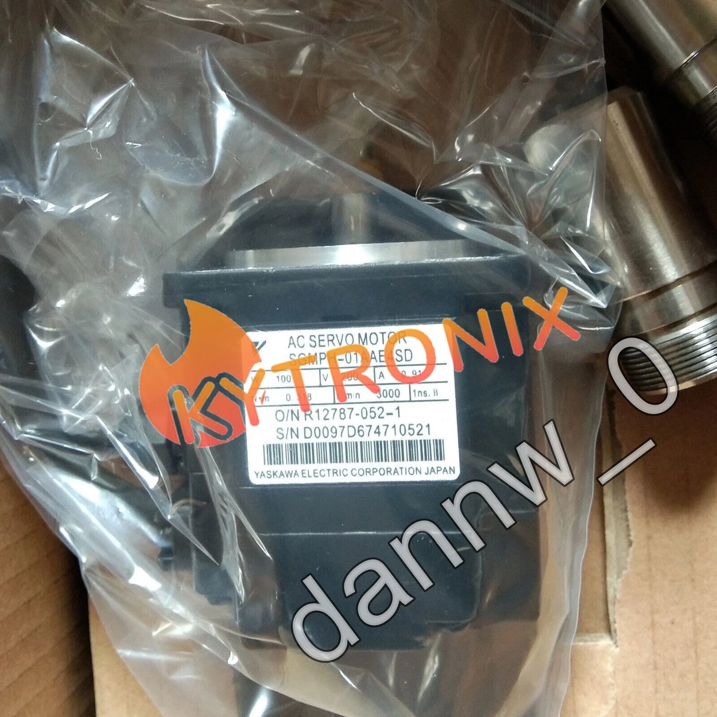 1PC YASKAWA SGMPH-01AAE4SD Servo motor
