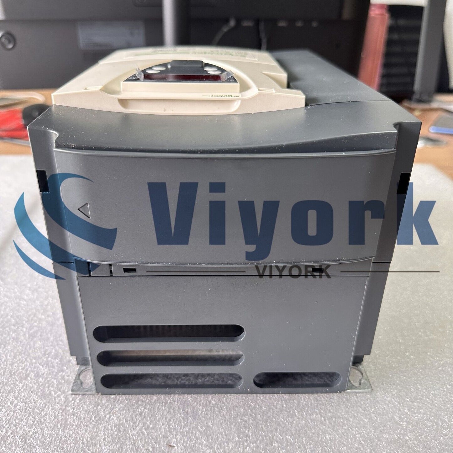 new Schneider ATV71HU75N4Z VARIABLE SPEED DRIVE ALTIVAR 71 480VAC 7.5KW 10HP - SCHNEIDER