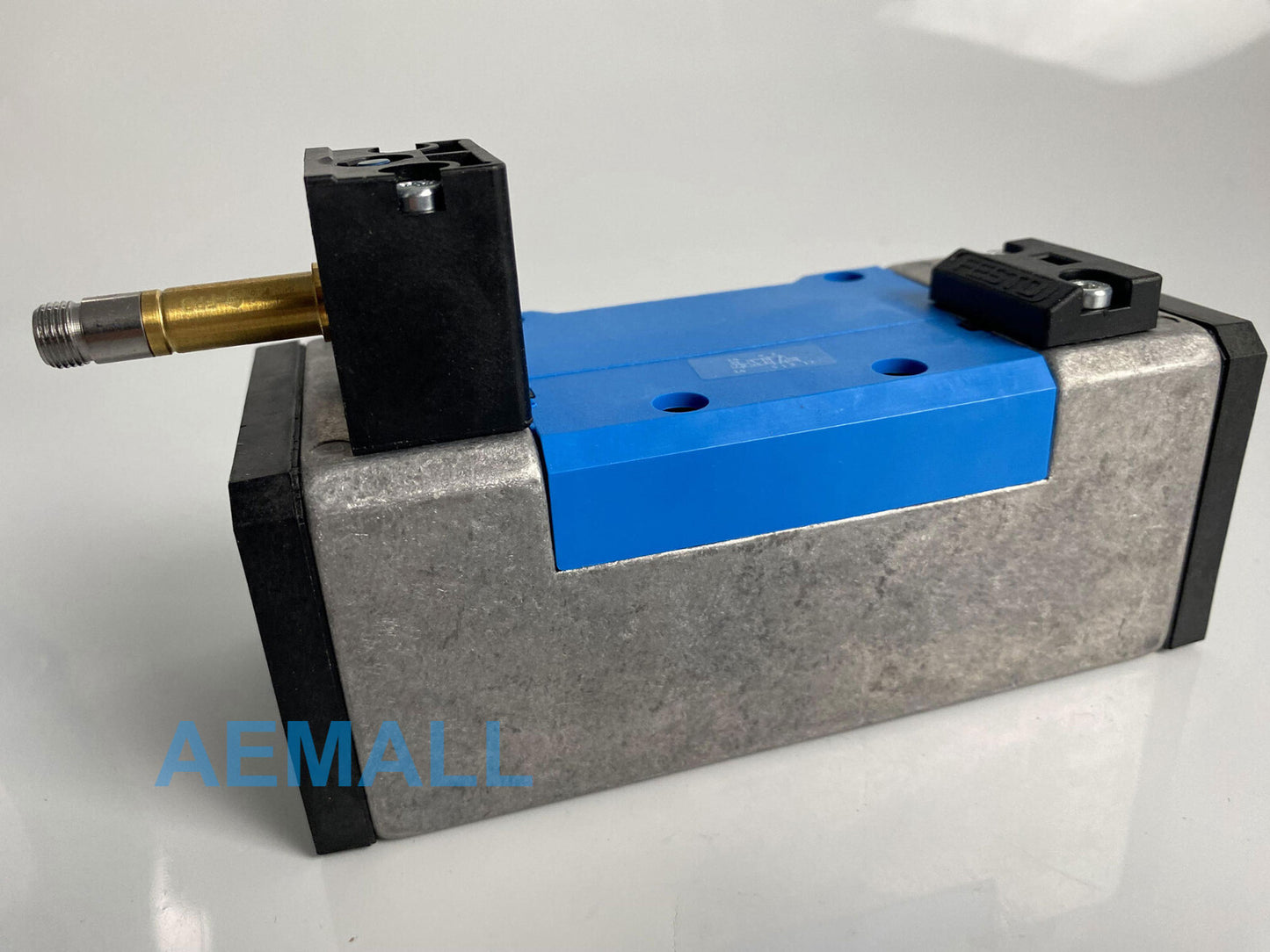 1pcs  Festo MFH-5/2-D-3-S-C 151032 Air Solenoid Valve