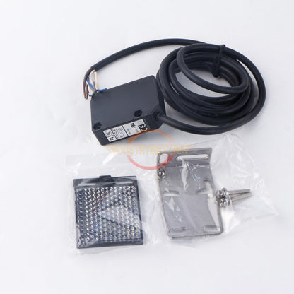 ONE OPTEX photoelectric sensor V2R-1200 - ONE OPTEX