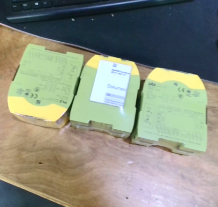 3PCS NEW PILZ 772100 PLC Programmable Safety Relay Module with Modbus/EtherCAT Support for Industrial Automation - PILZ