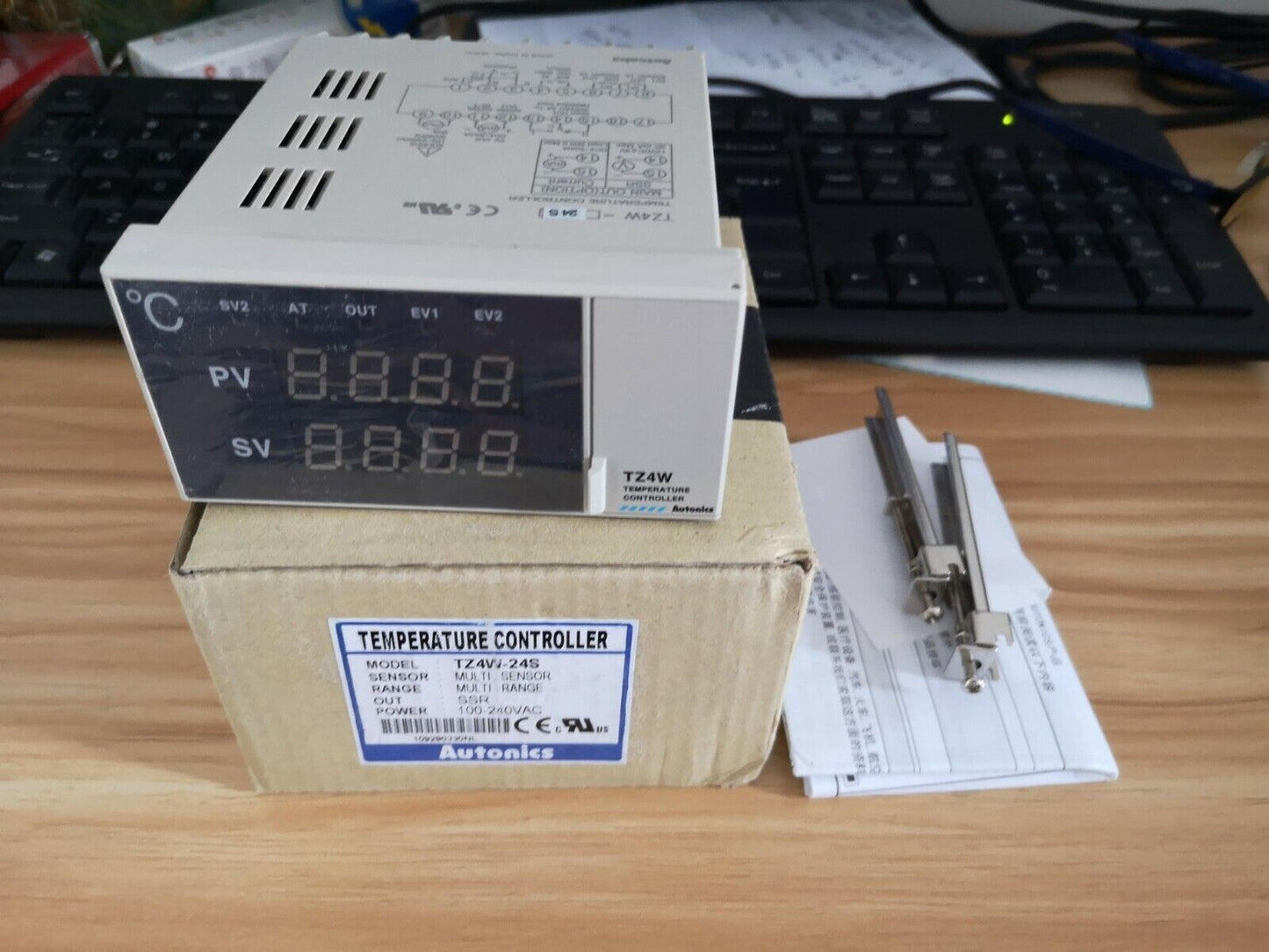 1PCS AUTONICS TZ4W-24S TZ4W24S TEMPERATURE CONTROLLER