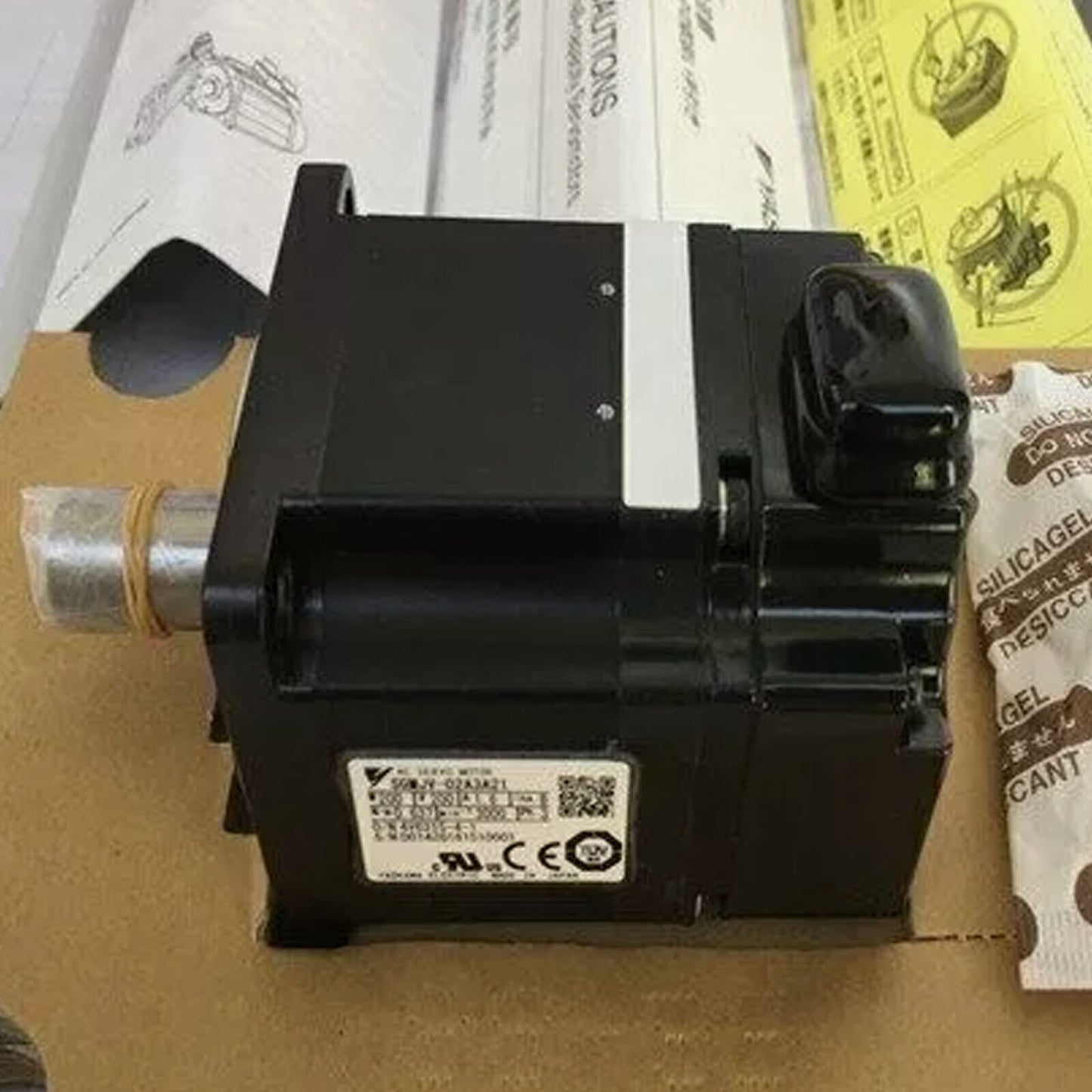 new 1pcs ones Yaskawa servo motor SGMJV-02A3A21 IN BOX - YASKAWA