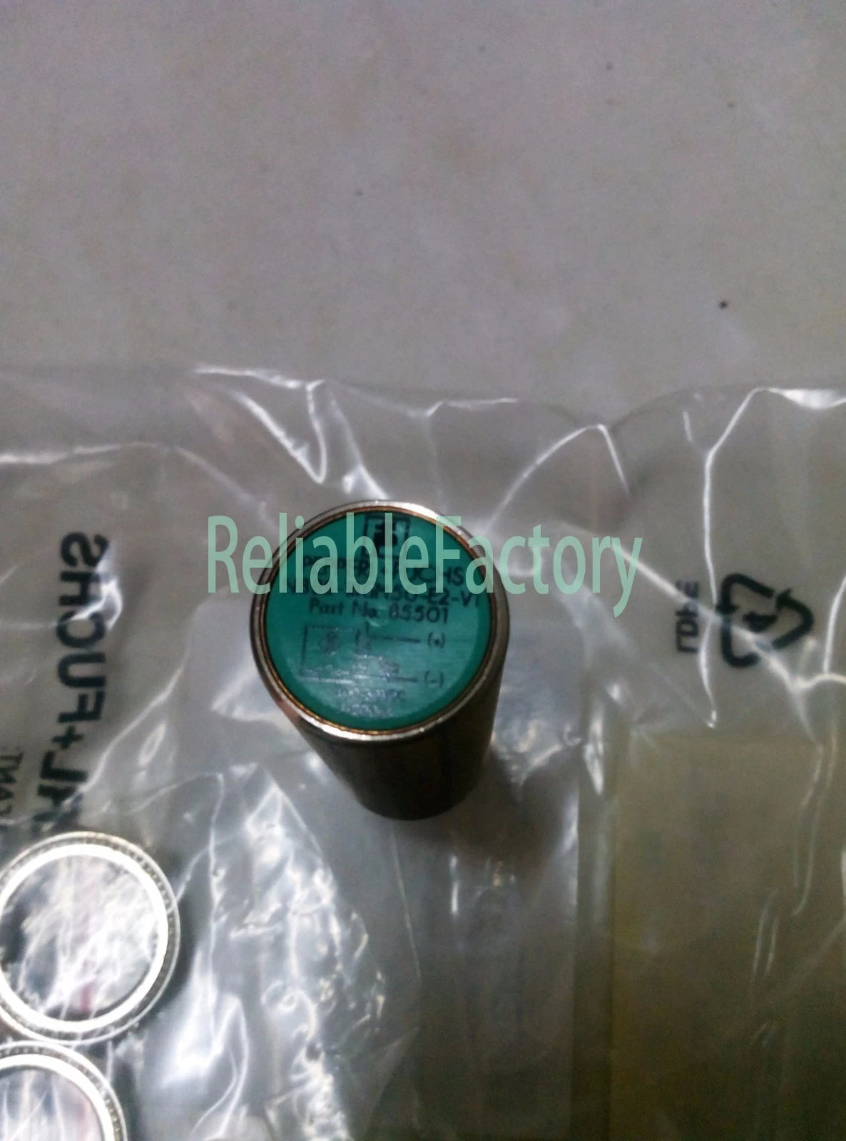 1PC Pepperl + Fuchs Sensor NBB8-18GM50-E2-V1 free shipping