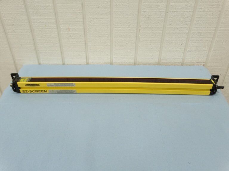 BANNER SLSCR30-600Q8 SAFETY CURTAIN LIGHT RECEIVER (63260 - USED) - BANNER