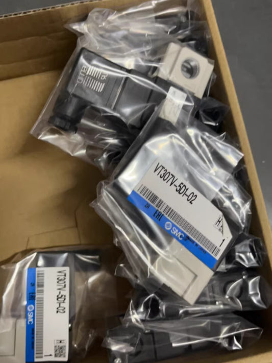 1PC  SMC VT307V-5D1-02 Solenoid Valve Free Ship