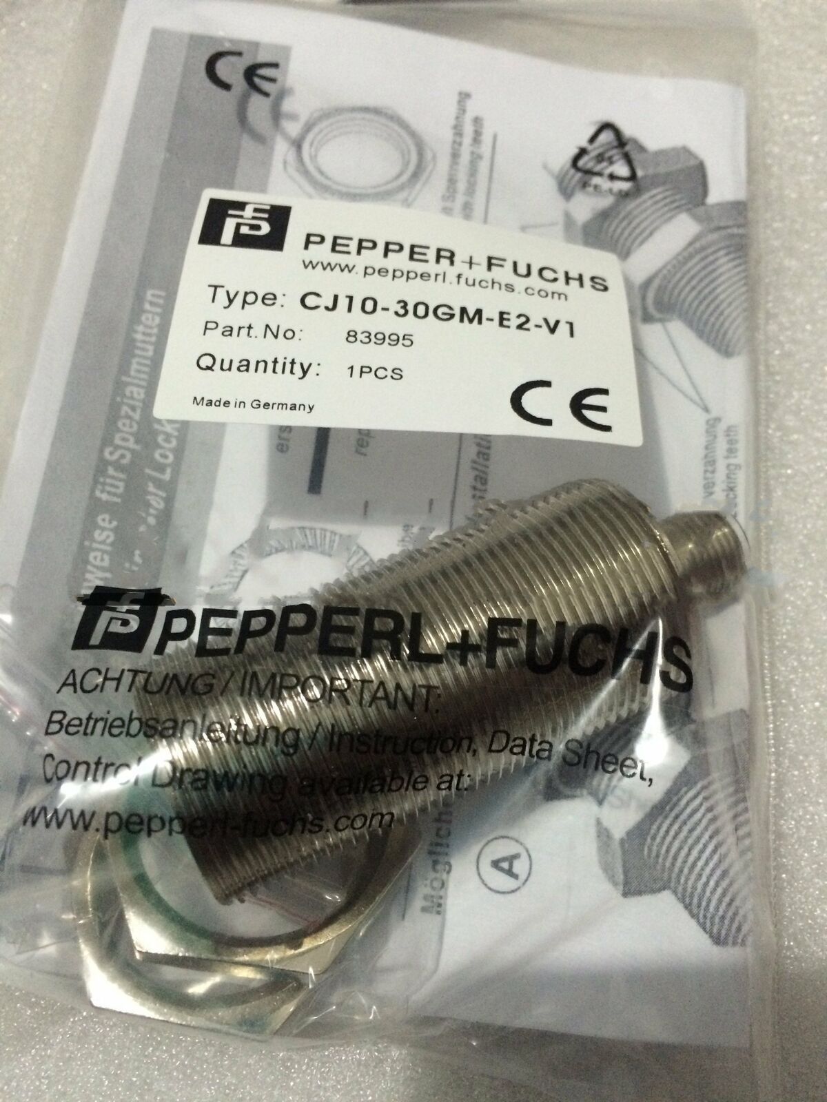 Proximity Switch CJ10-30GM-E2-V1 - PEPPERL+FUCHS