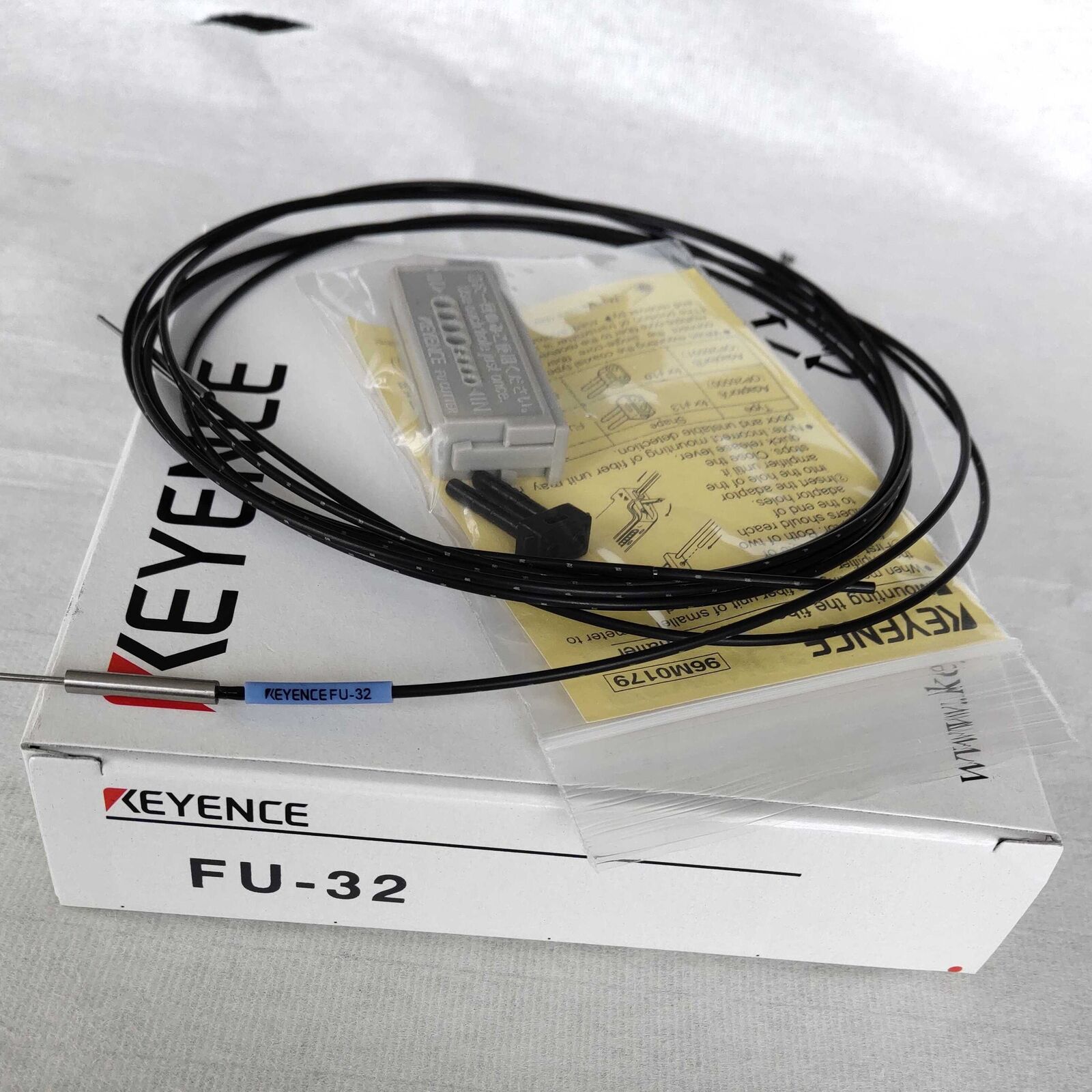 1PC KEYENCE Digital Fiber Optic Sensor FU-32 Box - KEYENCE