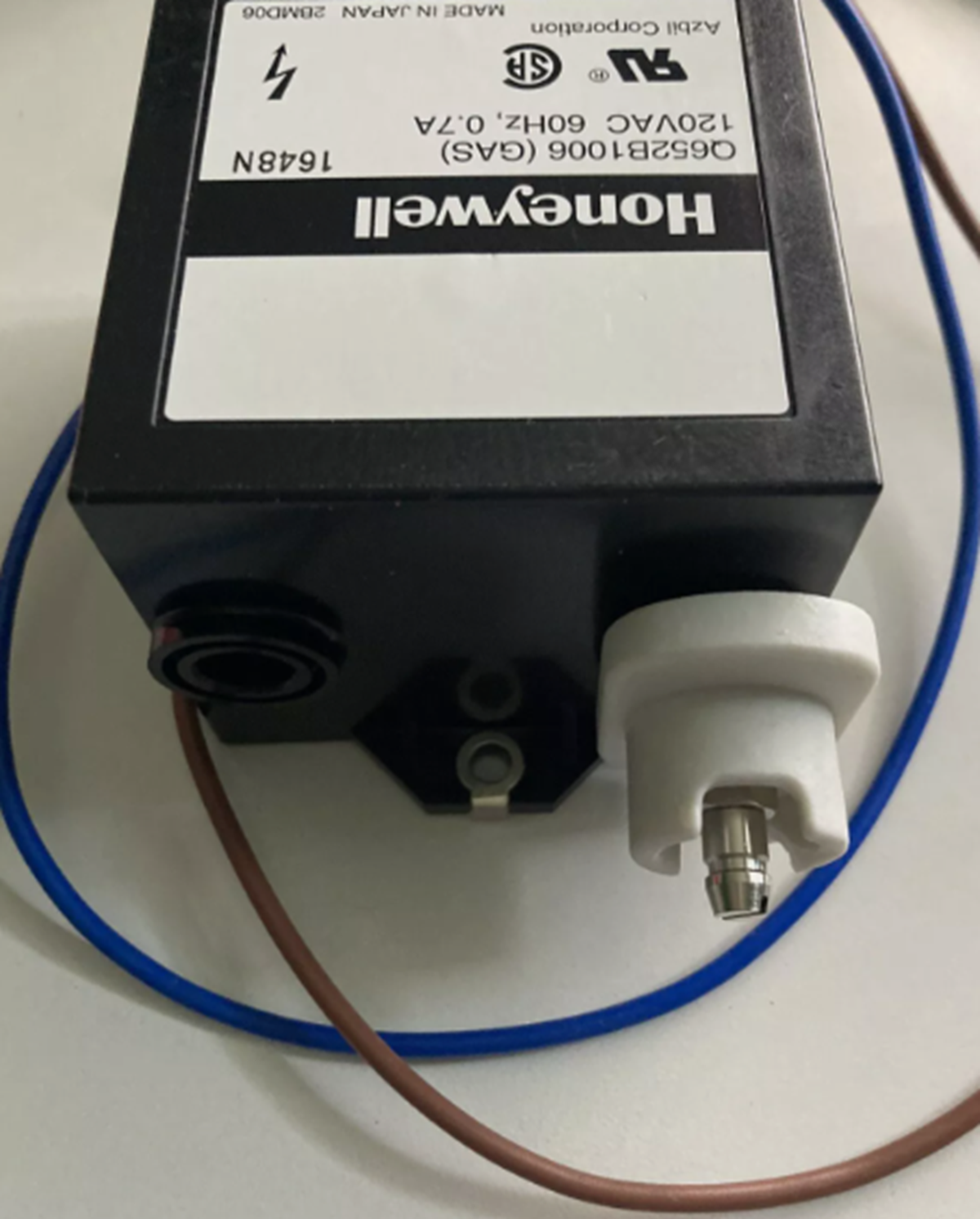 new  Honeywell Q652B1006 transformer