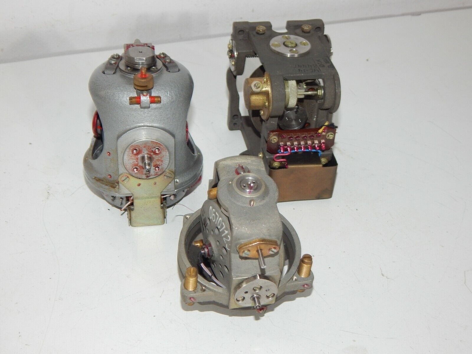 Used Gyroscope from Aircraft - Precision Rotation Sensor - AIRCRAFTPRECISION.COM