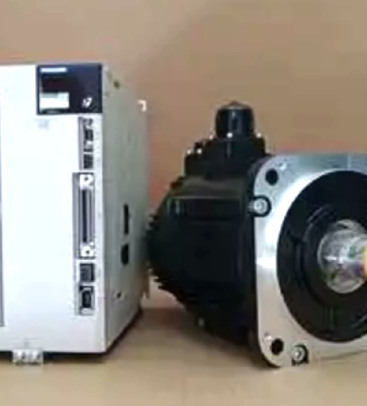 Yaskawa SGM7G-20A + SGD7S-180A - YASKAWA